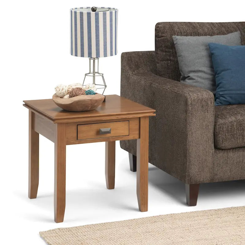 Table d'appoint carrée en bois massif
