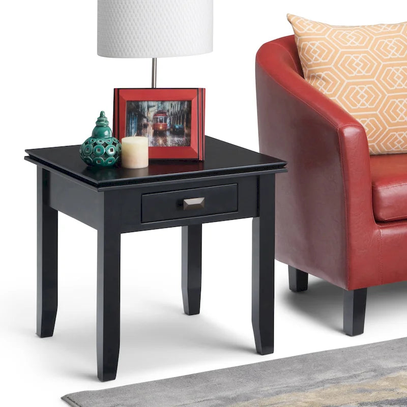 Table d'appoint carrée en bois massif