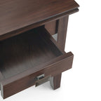 Table d'appoint carrée en bois massif