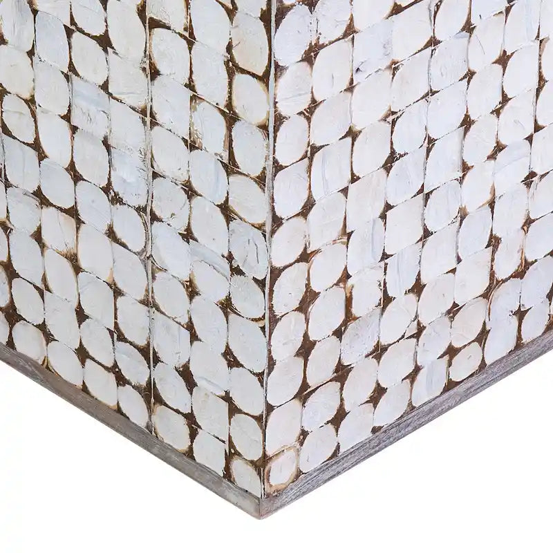 Table d'appoint en forme de cube en coquille de noix de coco blanche