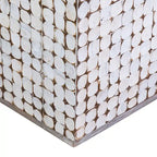 Table d'appoint en forme de cube en coquille de noix de coco blanche