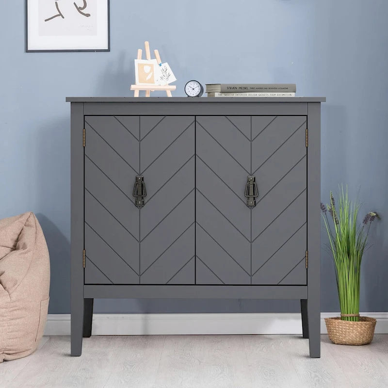 Armoire de rangement en bois avec poignées en métal